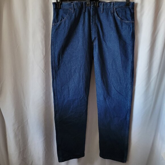 NEW Men's Jeans Wrangler Rustler Straight Leg Regular Fit 46 x 32 dark heavy NWT - Picture 1 of 11